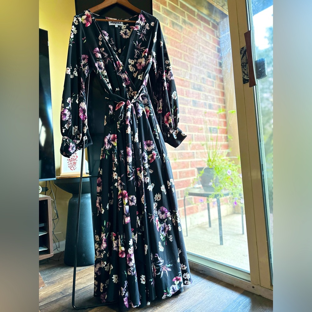 Stunning Meghan LA Black Floral Maxi Dress